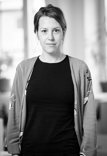 Svartvitt porträtt av kvinna